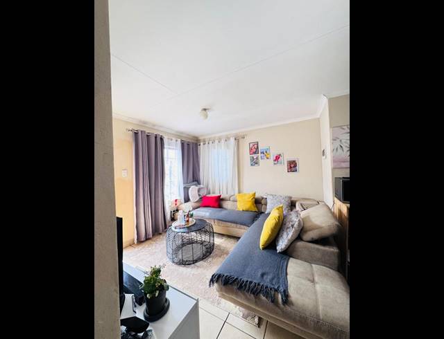 3 BEDROOM HOUSE FOR SALE IN SKY CITY